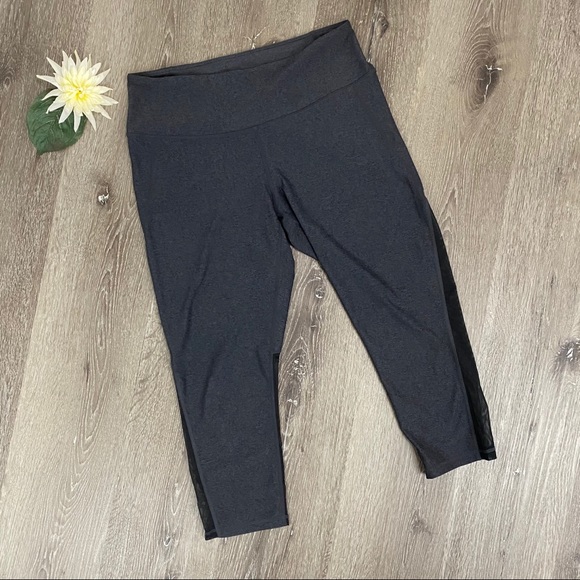 Z by Zella Gray Cropped Leggings w/ Mesh Back Calf - Picture 2 of 13